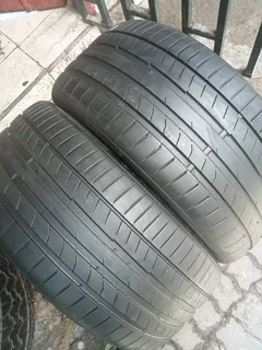 2x 235/35/r19 Continental Normal Tyres 90%thrrad Life Call Natal 0688190717