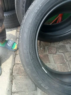 2x 235/55/R20 BRIDGESTONE DUELER TYRES 98%THREAD LIFE CALL NATAL 0688190717