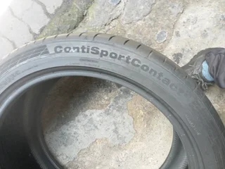 2x 255/40/R20 CONTINENTAL NORMAL TYRES 90%THREAD LIFE CALL NATAL 0688190717