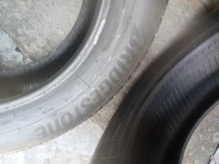 2x 215/60/R17 BRIDGESTONE ALENZA NORMAL TYRES 95%THREAD LIFE CALL NATAL 0688190717