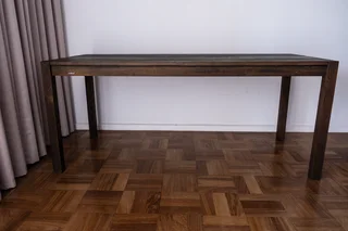 Weylandst Dining Table