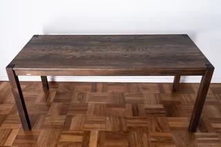 Weylandst Dining Table