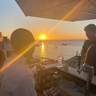 Hire Barmans and Waiters to serve your years end parties