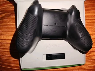 Xbox One Controller + Xbox Original Battery Pack