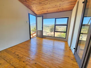 Solid, Spacious &amp; Comfortably Positioned on the Mountainside in Fish Hoek