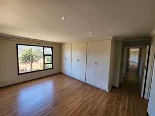 Solid, Spacious &amp; Comfortably Positioned on the Mountainside in Fish Hoek