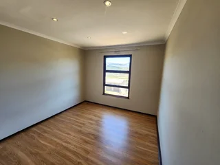 Solid, Spacious &amp; Comfortably Positioned on the Mountainside in Fish Hoek