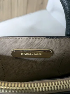 PRE OWNED MICHAEL KORS HANDBAG
