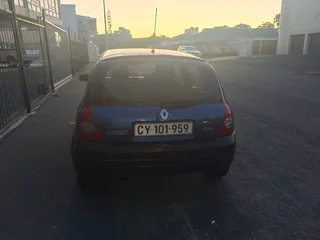 2004 Renault Clio Hatchback