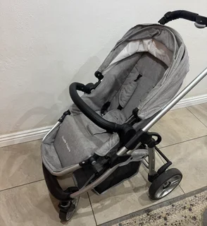 DOUBLE TROUBLE COMFORT DELUX – SINGLE PRAM &#43; CARRYCOT | Excellent condition | 2023 purchase