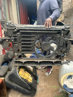 Mini Cooper Countryman Radiator Support With Fan (Complete Unit