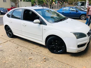 2005 Ford Focus Hatchback