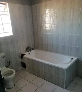 I AM SERVICES (PTY) LTD  /  DAVES HANDY GUY (PTY)  PRO ,SKILLS, SERVICES  /  SERVING  /  SINCE 2004