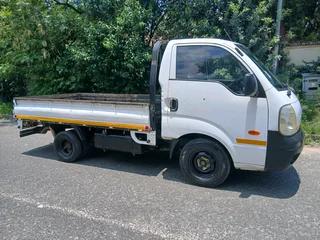 Kia k2700