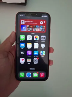Red IPhone 11 64 GB
