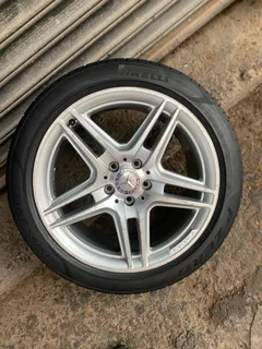 235/45/18 Mercedes Benz rim and Tyre.