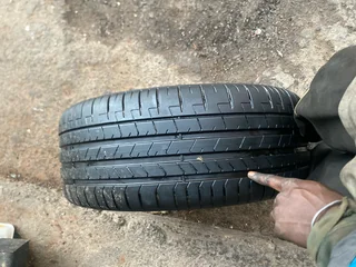 245/35/21 BMW Rim and Tyre
