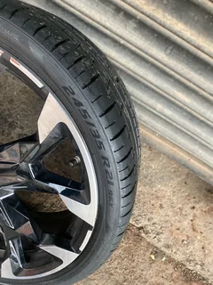 245/35/21 BMW Rim and Tyre
