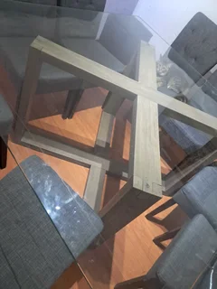 Dining room table &amp; chairs