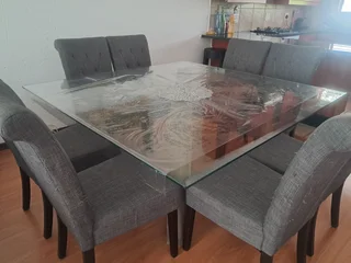 Dining room table &amp; chairs