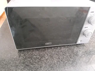 Defy 20L Solo Microwave, 700w, 6 power levels, 2 year warranty