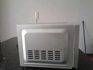 Defy 20L Solo Microwave, 700w, 6 power levels, 2 year warranty