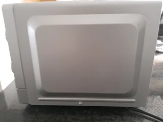 Defy 20L Solo Microwave, 700w, 6 power levels, 2 year warranty