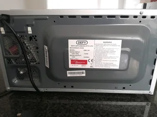 Defy 20L Solo Microwave, 700w, 6 power levels, 2 year warranty