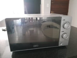 Defy 20L Solo Microwave, 700w, 6 power levels, 2 year warranty