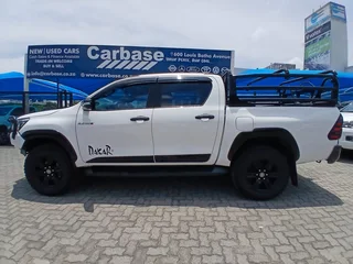 White Toyota Hilux 2.4 GD-6 D/Cab with 132000km available now!
