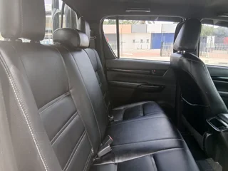 White Toyota Hilux 2.4 GD-6 D/Cab with 132000km available now!