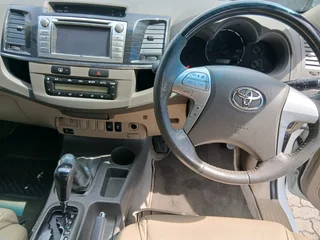 Toyota Fortuner 3.0 D-4D 4x4, White with 125000km, for sale!