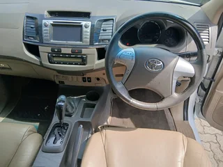 Toyota Fortuner 3.0 D-4D 4x4, White with 125000km, for sale!