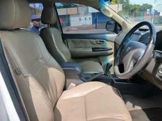 Toyota Fortuner 3.0 D-4D 4x4, White with 125000km, for sale!