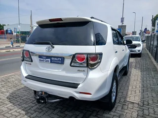 Toyota Fortuner 3.0 D-4D 4x4, White with 125000km, for sale!