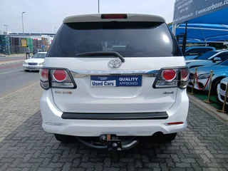 Toyota Fortuner 3.0 D-4D 4x4, White with 125000km, for sale!