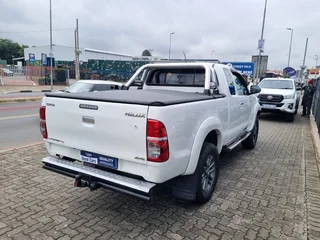 Toyota Hilux 3.0 GD-6 4x4 Legend 45 Extra Cab with 117000km available now!