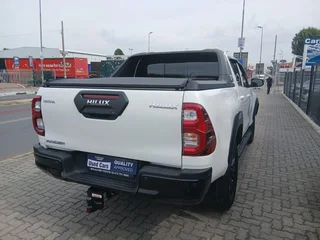 White Toyota Hilux 2.4 GD-6 Raider with 20000km available now!