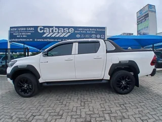 White Toyota Hilux 2.4 GD-6 Raider with 20000km available now!