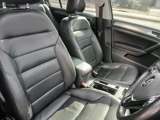 Grey Volkswagen Golf 7 1.2 TSI DSG Comfortline with 140000km available now!