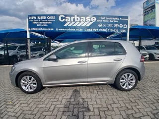 Grey Volkswagen Golf 7 1.2 TSI DSG Comfortline with 140000km available now!