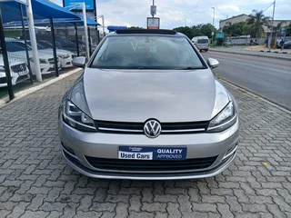 Grey Volkswagen Golf 7 1.2 TSI DSG Comfortline with 140000km available now!