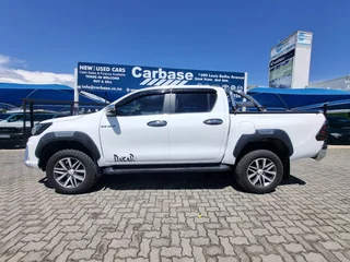 White Toyota Hilux 2.8 GD-6 D/Cab 4x4 Raider with 112400km available now!