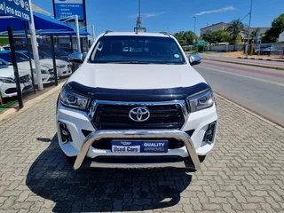 White Toyota Hilux 2.8 GD-6 D/Cab 4x4 Raider with 112400km available now!