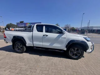 Toyota Hilux 2.4 GD-6 RB SRX, White with 128345km, for sale!