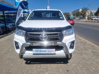 Toyota Hilux 2.4 GD-6 RB SRX, White with 128345km, for sale!