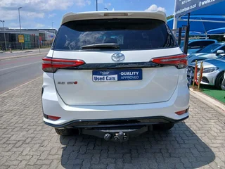 White Toyota Fortuner 2.8 GD-6 Raised Body with 101000km available now!