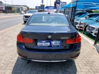 BMW 320i Luxury Line, Blue with 128000km, for sale!
