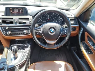 BMW 320i Luxury Line, Blue with 128000km, for sale!