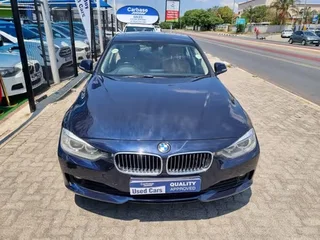 BMW 320i Luxury Line, Blue with 128000km, for sale!